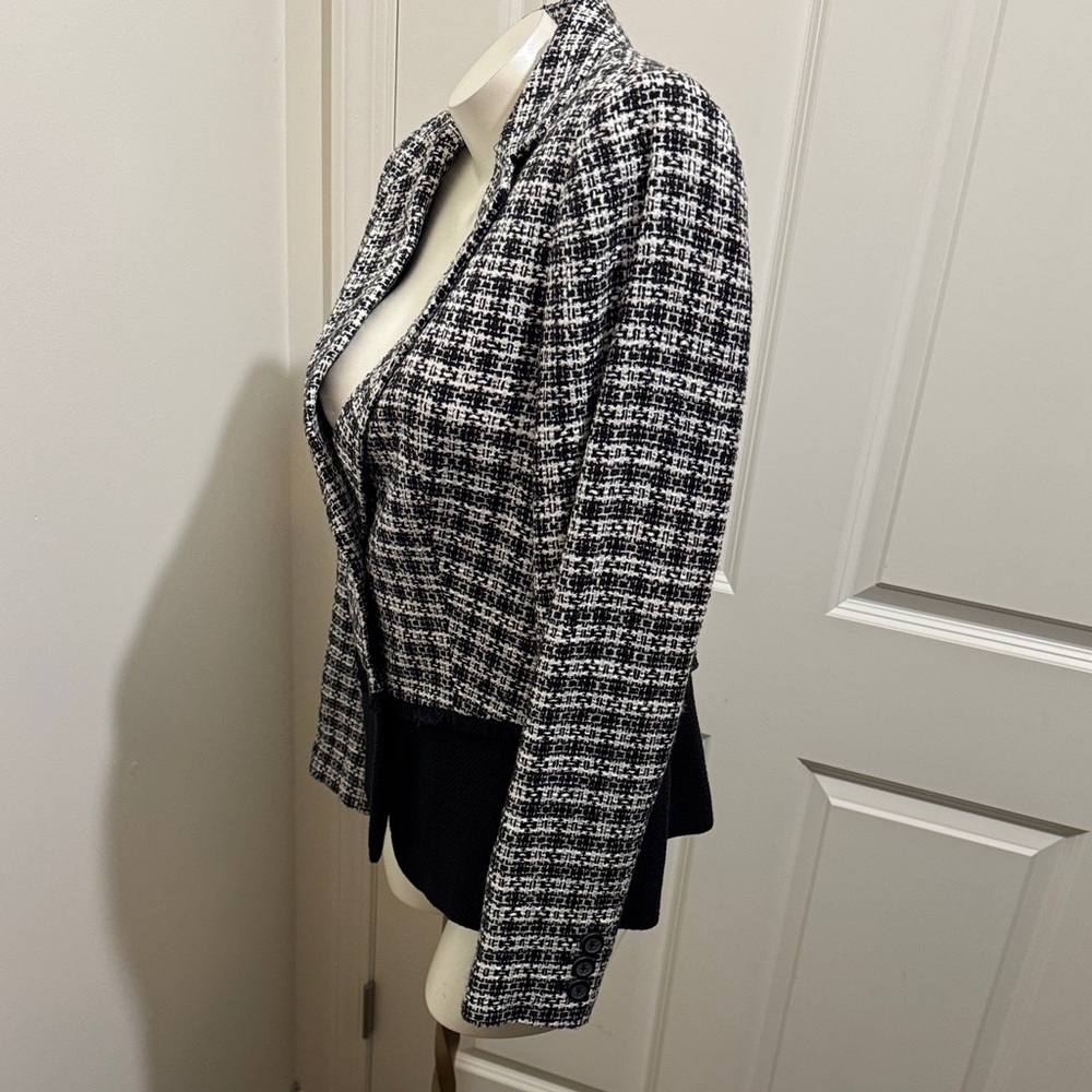 Karl Lagerfeld Monochrome Tweed Blazer, Women’s Size 12, Like New - Picture 8 of 13